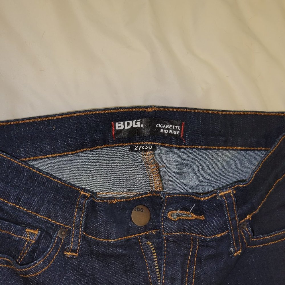 BDG Urban Outfitters Cigarette Mid Rise Dark Blue Jeans 27 x 30